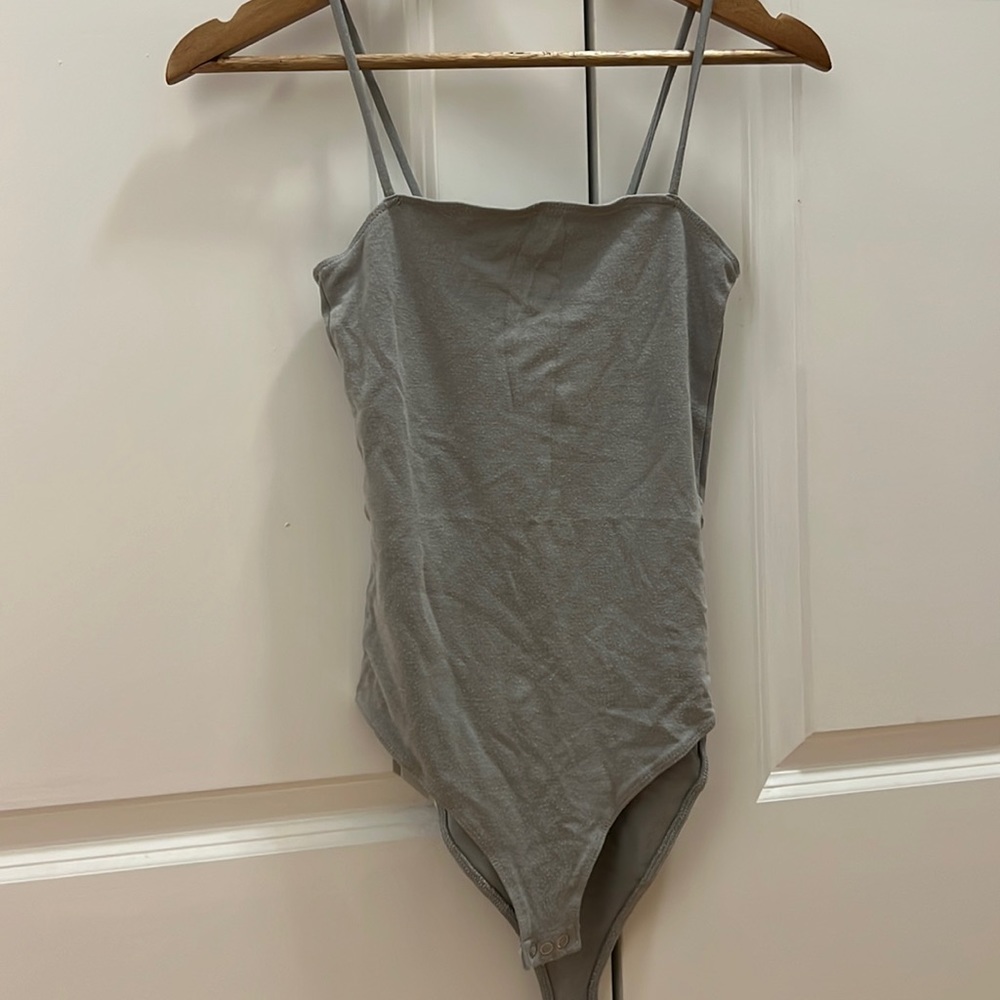 TOP SHOP GRAY SPAGHETTI STRAP BODYSUIT